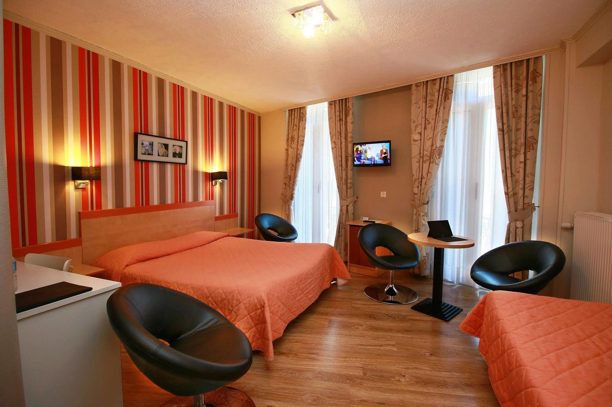 Hotel Panoramic Bagnères-de-Luchon Екстериор снимка