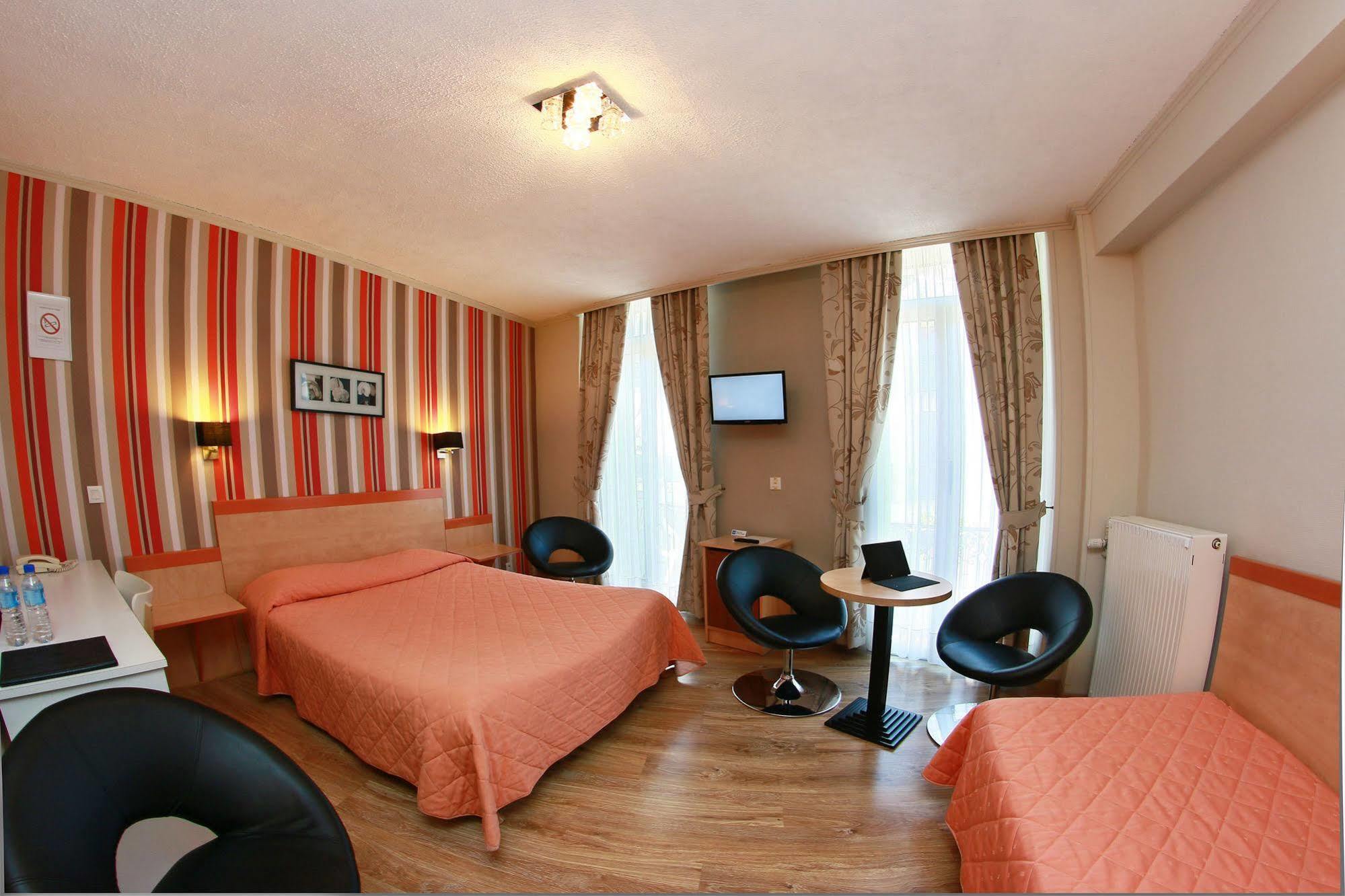 Hotel Panoramic Bagnères-de-Luchon Екстериор снимка